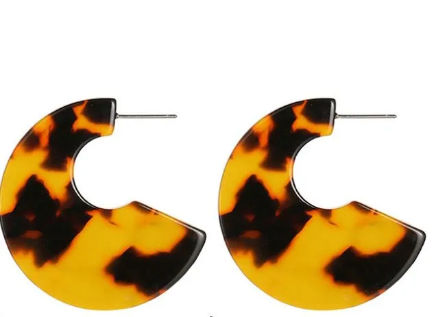02 Earrings E480 Leopard Print Acrylic Disk Earrings
