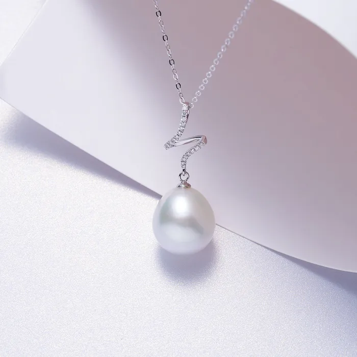 18K Solid Gold Diamond Australian White Saltwater Pearl Necklace KN00237 Pearly Lustre Necklaces
