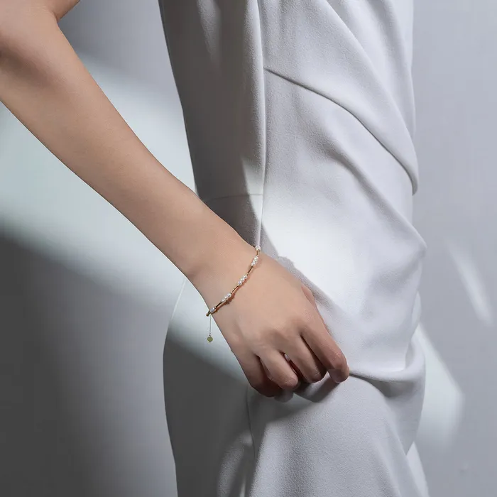 Bracelets Pearly Lustre 18K Solid Gold Freshwater Pearl Bracelet KB00023