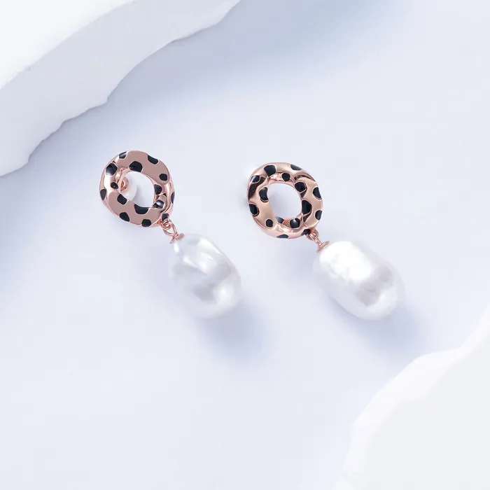 Pearly Lustre Earrings Baroque Pearl Earrings WE00776 SAFARI