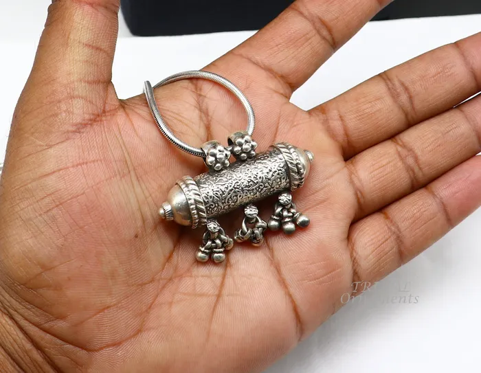 TRIBAL ORNAMENTS Necklaces Vintage Antique design 925 Sterling silver handmade gorgeous amulet pendant oxidized belly dance jewelry Rajasthan India nsp489 TRIBAL ORNAMENTS Necklaces Vintage Antique design 925 Sterling silver handmade gorgeous amulet pendant oxidized belly dance jewelry Rajasthan India nsp489