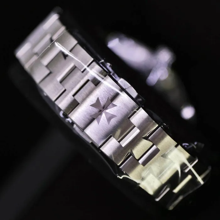 Bracelets Vacheron Constantin Vacheron Constantin Overseas 41mm Watch Ref 4000v210ab911 Blue Moonphase Index Dial Stainless Steel Bracelet