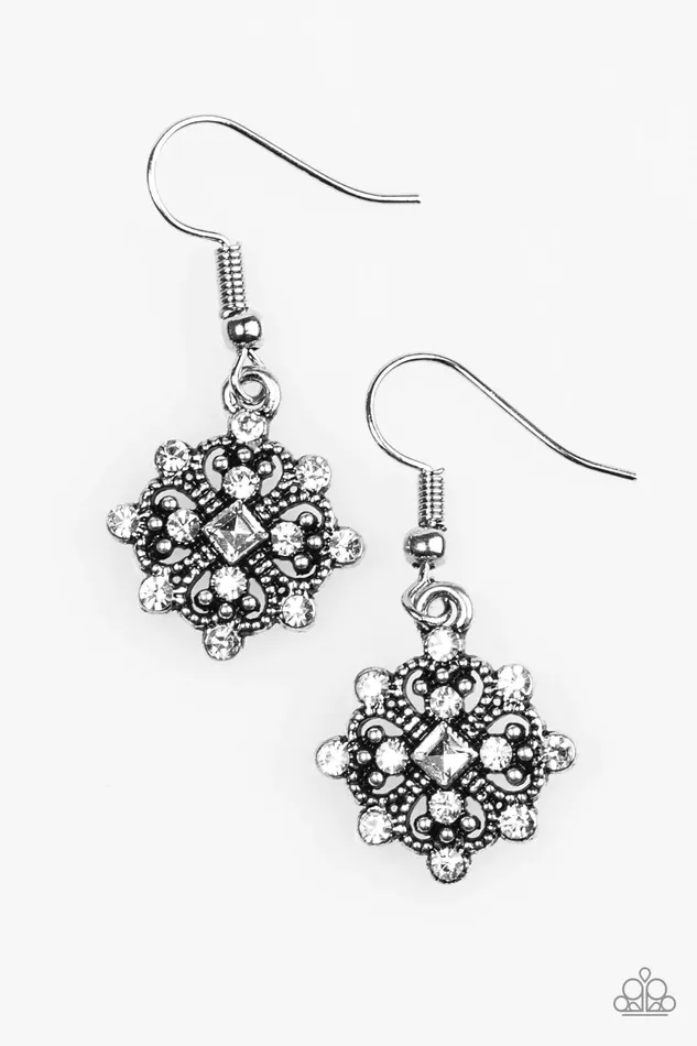 Earrings Paparazzi Jewelry Paparazzi Earring Just Queenin White
