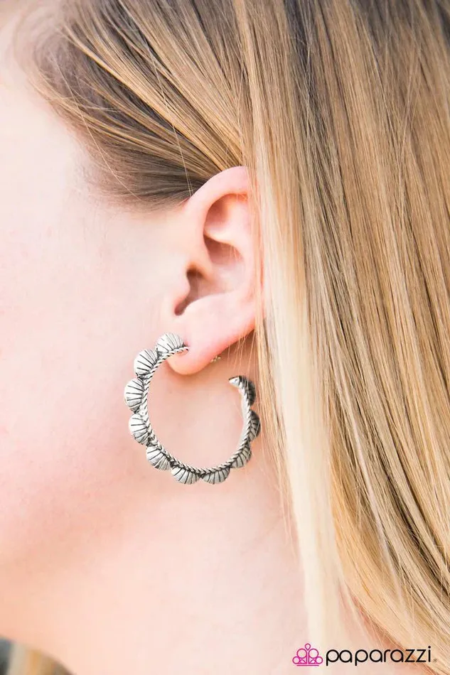 Earrings Paparazzi Jewelry Paparazzi Earring You Bet Your BELLBottoms Silver