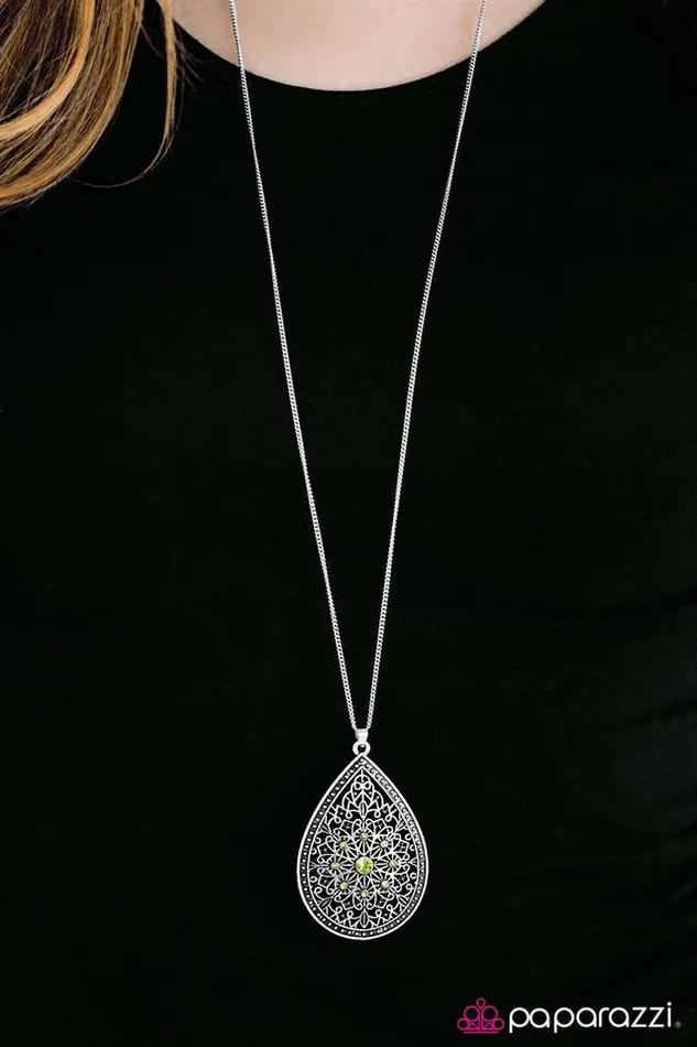 Necklaces Paparazzi Jewelry Paparazzi Necklace QUEEN Me Green