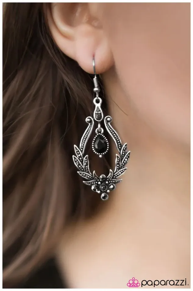 Paparazzi Earring Sweet Chariot Black Paparazzi Jewelry Earrings