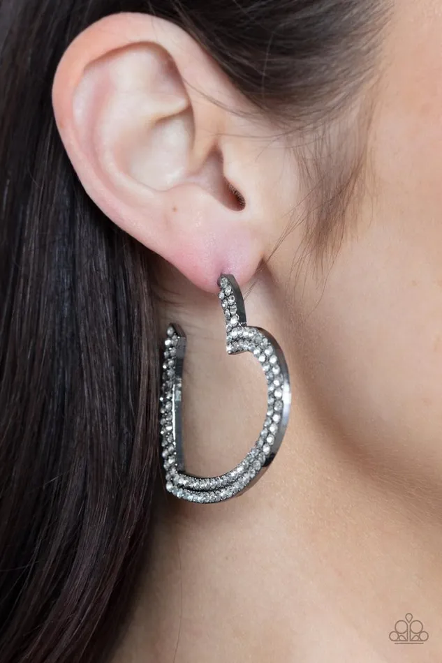 Paparazzi Jewelry Earrings Paparazzi Earring AMORE to Love Black