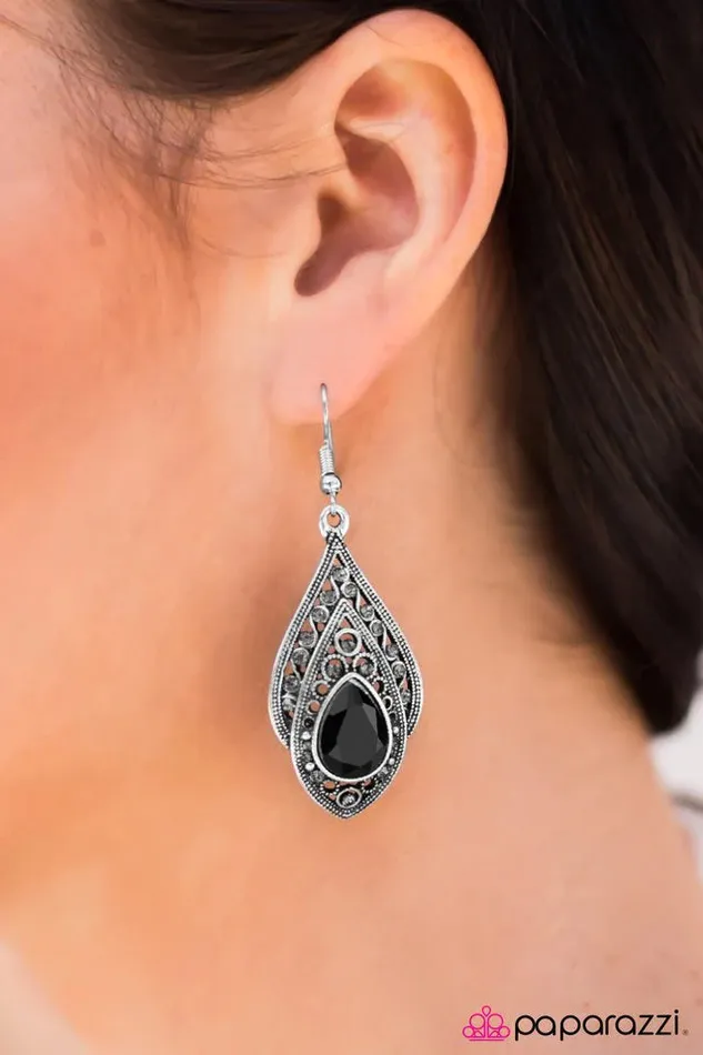 Paparazzi Jewelry Earrings Paparazzi Earring Roaring Twenties Black