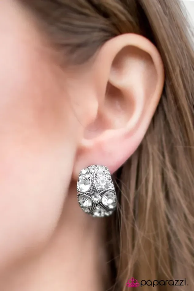Paparazzi Jewelry Earrings Paparazzi Earring Wham Glam White