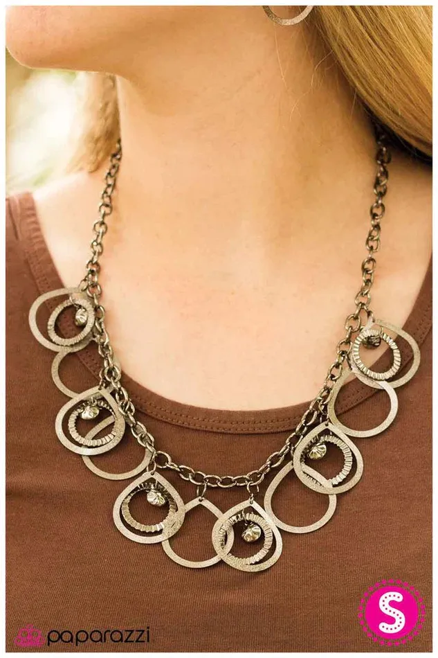 Paparazzi Jewelry Necklaces Paparazzi Necklace All That Glitters Black