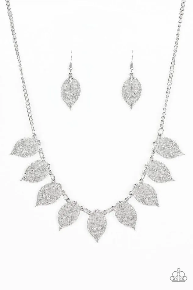 Paparazzi Jewelry Necklaces Paparazzi Necklace Leafy Lagoon Silver