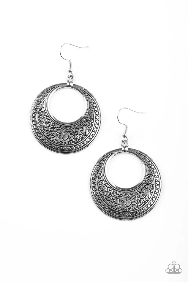 Paparazzi Jewelry Paparazzi Earring Floral Frontier Silver Earrings