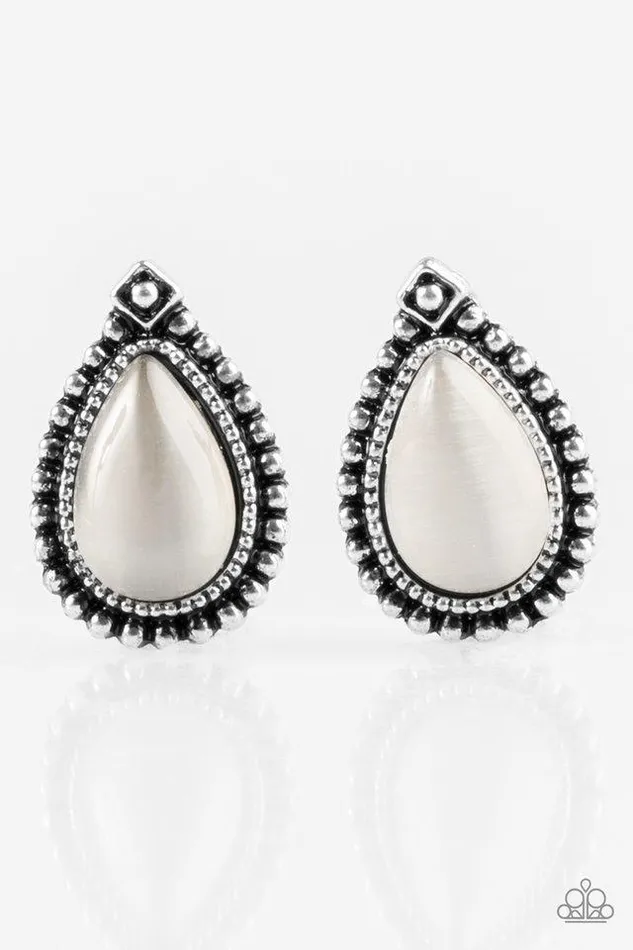 Paparazzi Jewelry Paparazzi Post Earrings Wouldnt GLEAM Of It White Earrings Paparazzi Jewelry Paparazzi Post Earrings Wouldnt GLEAM Of It White Earrings