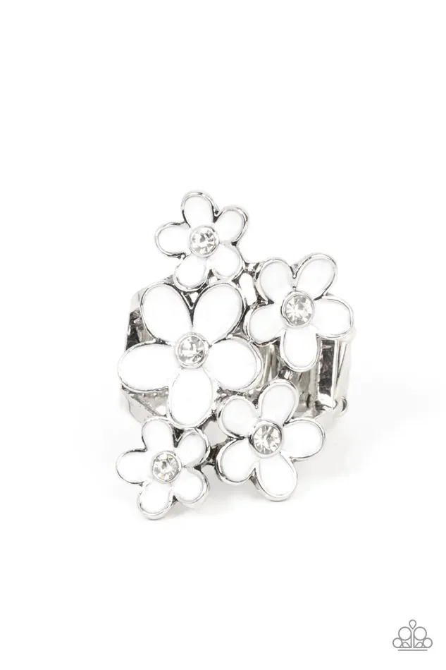 Paparazzi Jewelry Paparazzi Ring Boastful Blooms White Rings