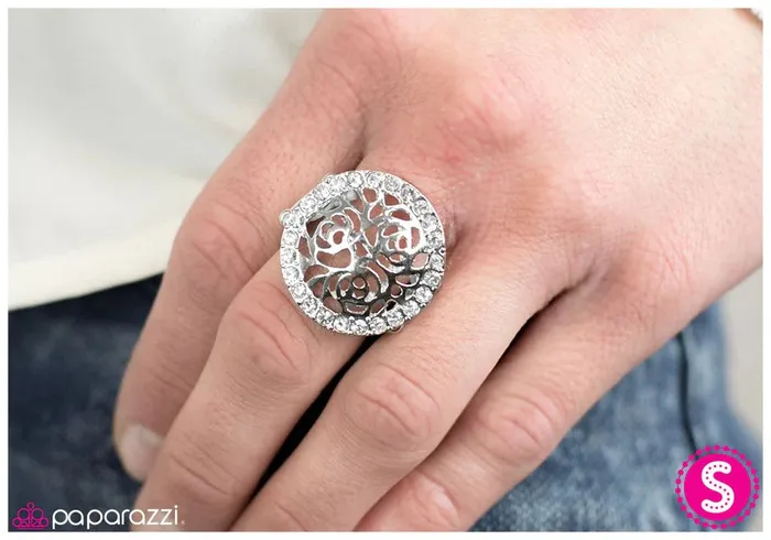 Paparazzi Jewelry Rings Paparazzi Ring Out of My League Silver