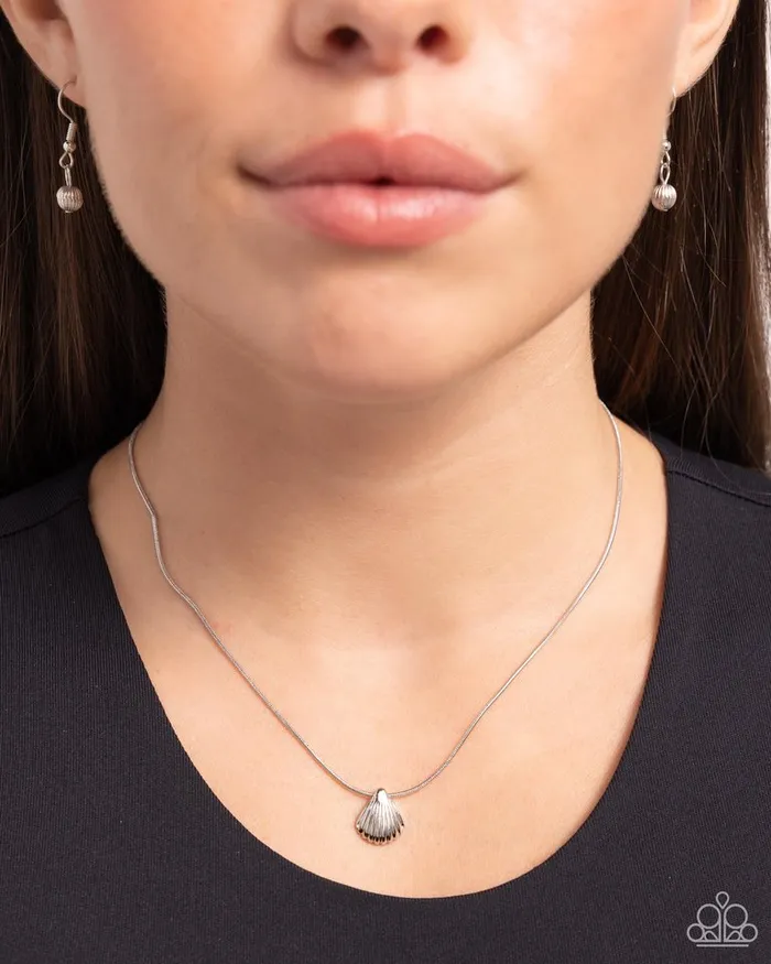 Paparazzi Necklace Seashell Simplicity Silver Paparazzi Jewelry Necklaces