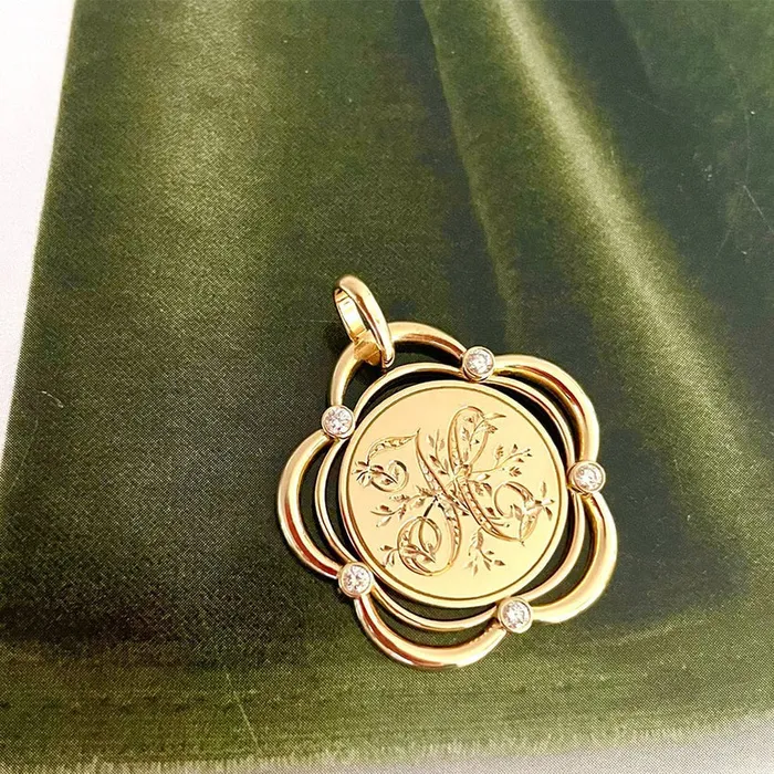 PreStyled Sets Aurelia Demark Aurelia Demark 18K Gold Diamond Eyelet Pendant