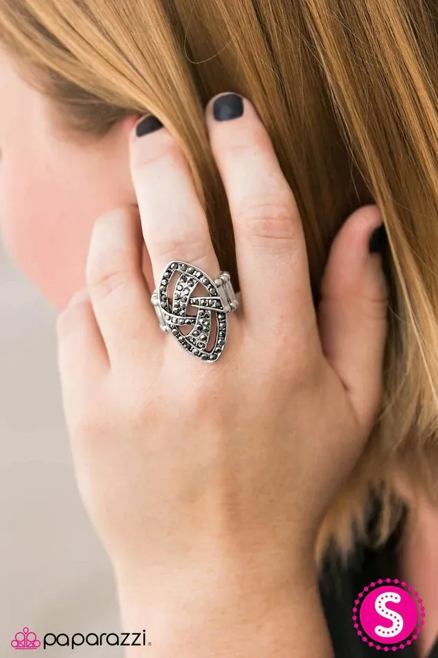 Rings Paparazzi Ring Game Time Silver Paparazzi Jewelry