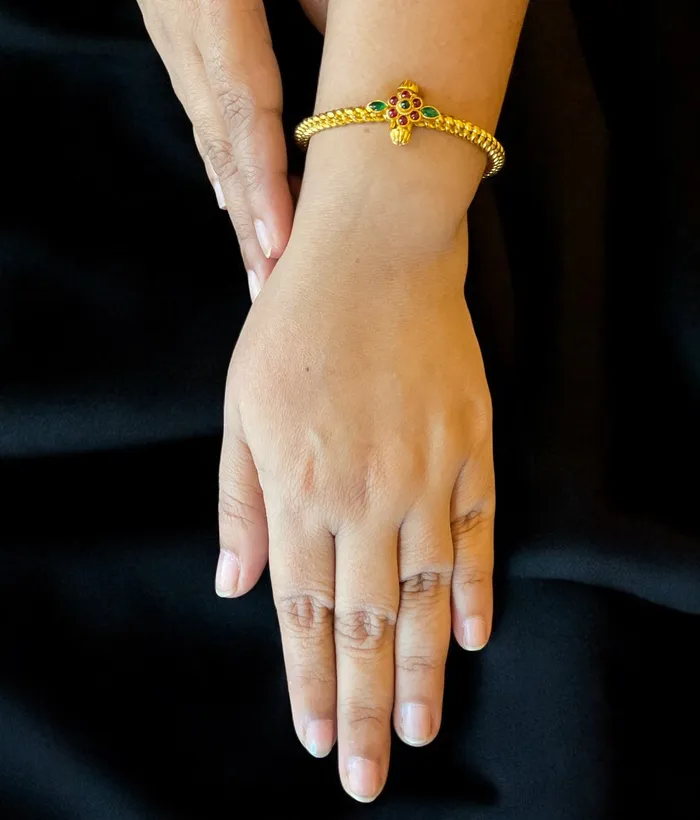 Bracelets Silversmith The Amuda Antique Silver Golusu Bracelet SingleRedGreen Size 2426 Bracelets Silversmith The Amuda Antique Silver Golusu Bracelet SingleRedGreen Size 2426