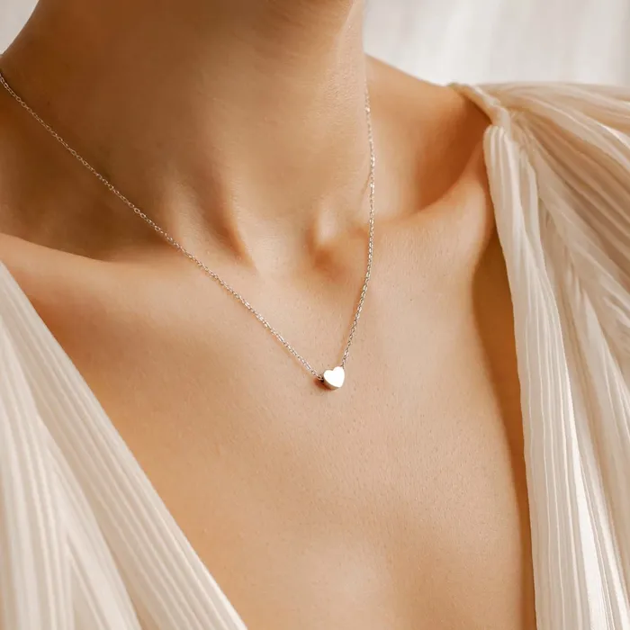 Hey Happiness Necklaces Sweetheart Delicate Pendant Necklace in Silver Hey Happiness Necklaces Sweetheart Delicate Pendant Necklace in Silver