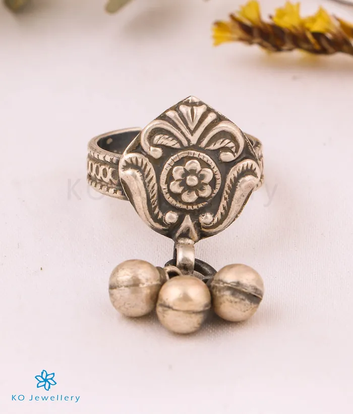 Jaipur Rings The Vagmi Silver Finger Ring