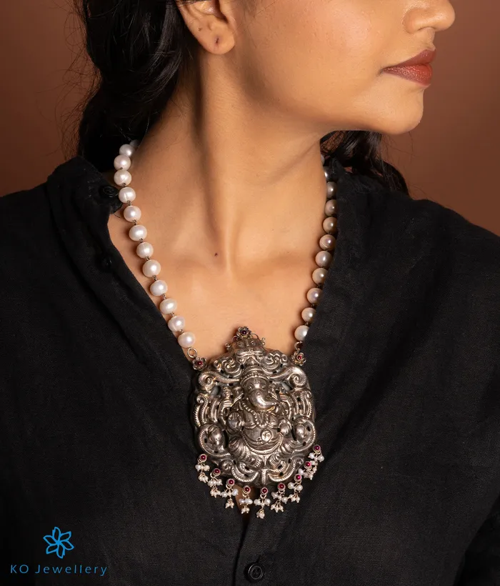 Necklaces Silversmith The Ganadevata Silver Ganesha Pearl Nakkasi Necklace Necklaces Silversmith The Ganadevata Silver Ganesha Pearl Nakkasi Necklace