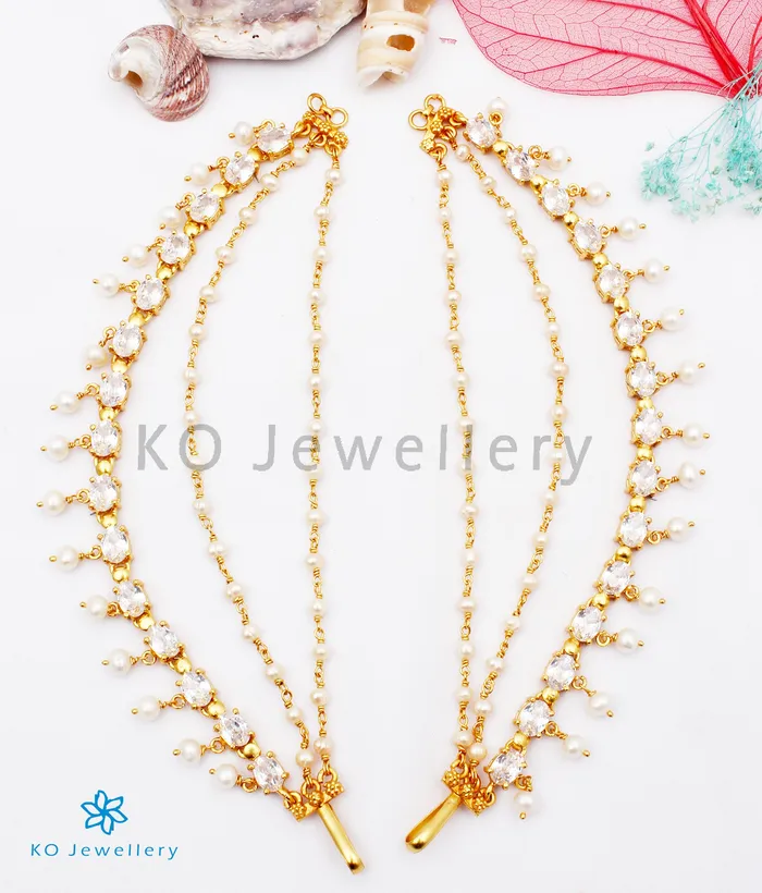 Silversmith Earrings The Jivika Silver Ear chain WhitePearl