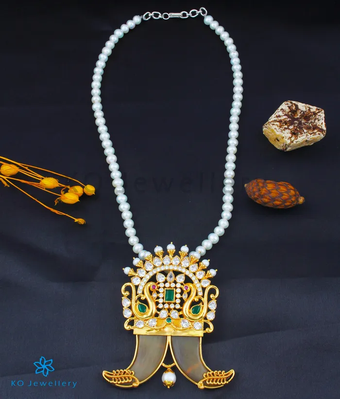 Silversmith The Atyuha Silver Tiger Claw Pearl Necklace Necklaces