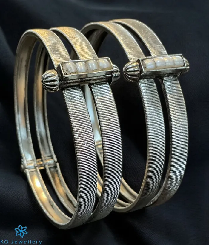 The Stavya Silver Antique Openable BraceletOxidisedSize 24 Silversmith Bracelets